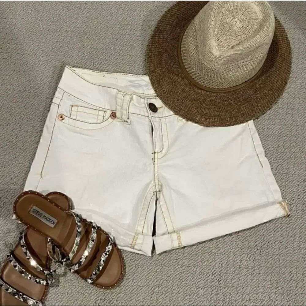 Seven7 Roll up Shorts Ivory with Gold Stitching Sz 27 Jeans